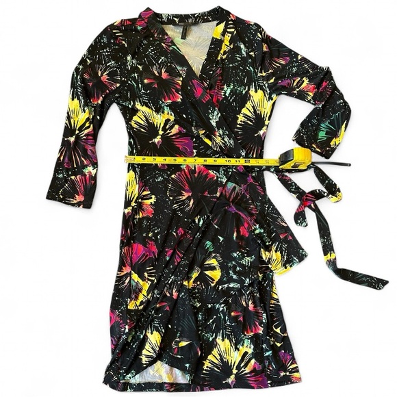 BCBGMaxAzria Chic Tye Dye Pattern Black Wrap Tie V-Neck Midi Dress 3/4 Sleeves - Picture 10 of 13